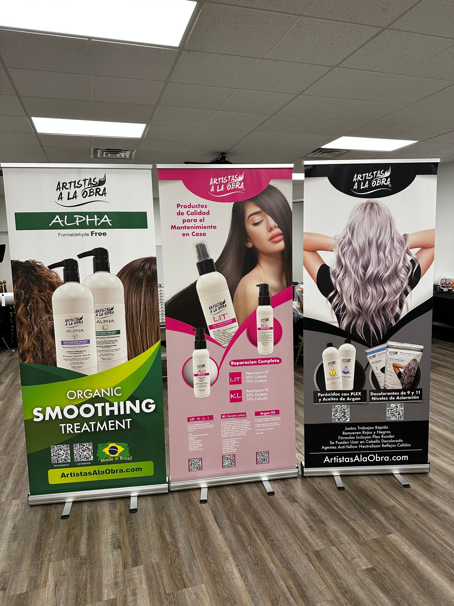 Vinyl Retractable Banners 33.5 x 78.75